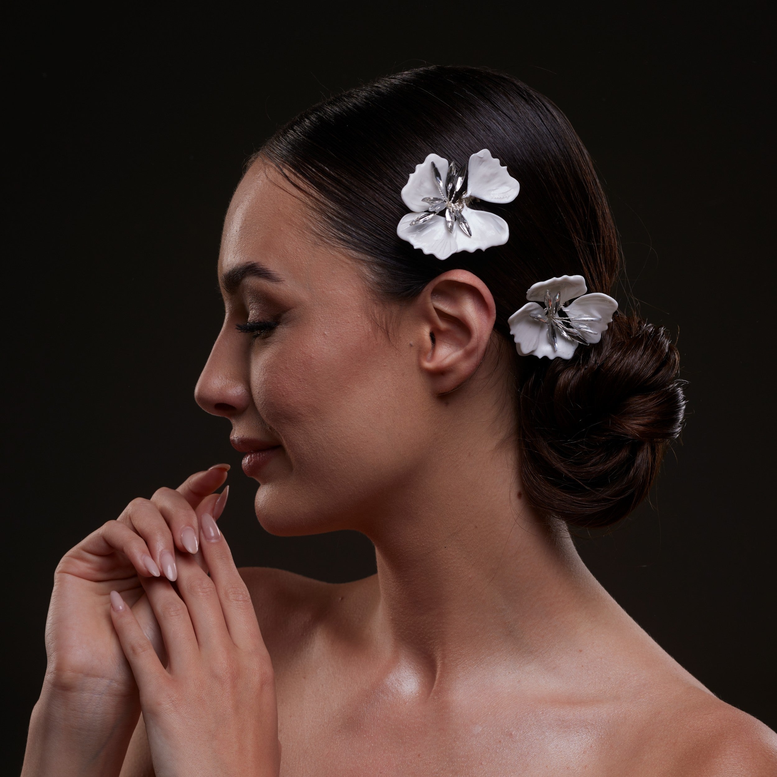 2-Piece White Flower Hair Comb Set