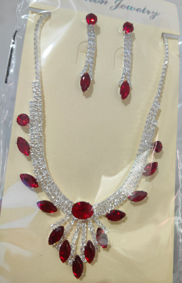 Amazon's New European And American Style Necklace, Earrings, Clavicle Chain Set, Short Style, Bridal Dress, Light Luxury Jewelry Accessories