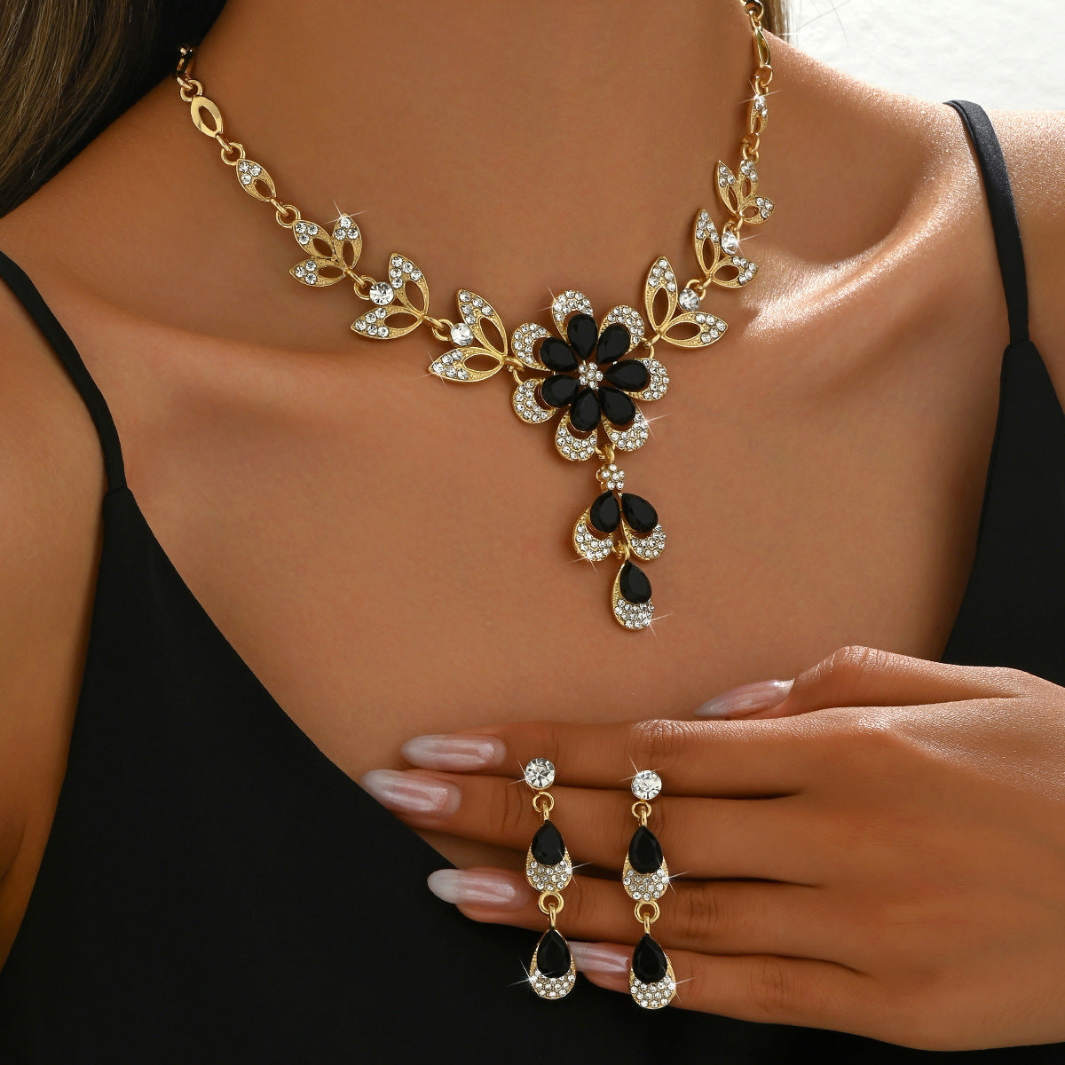 2026 Hot Sale Diamond Water Drop Flower Tassel Necklace Earrings Elegant Refined Clavicle Chain Light Luxury High-grade Suit