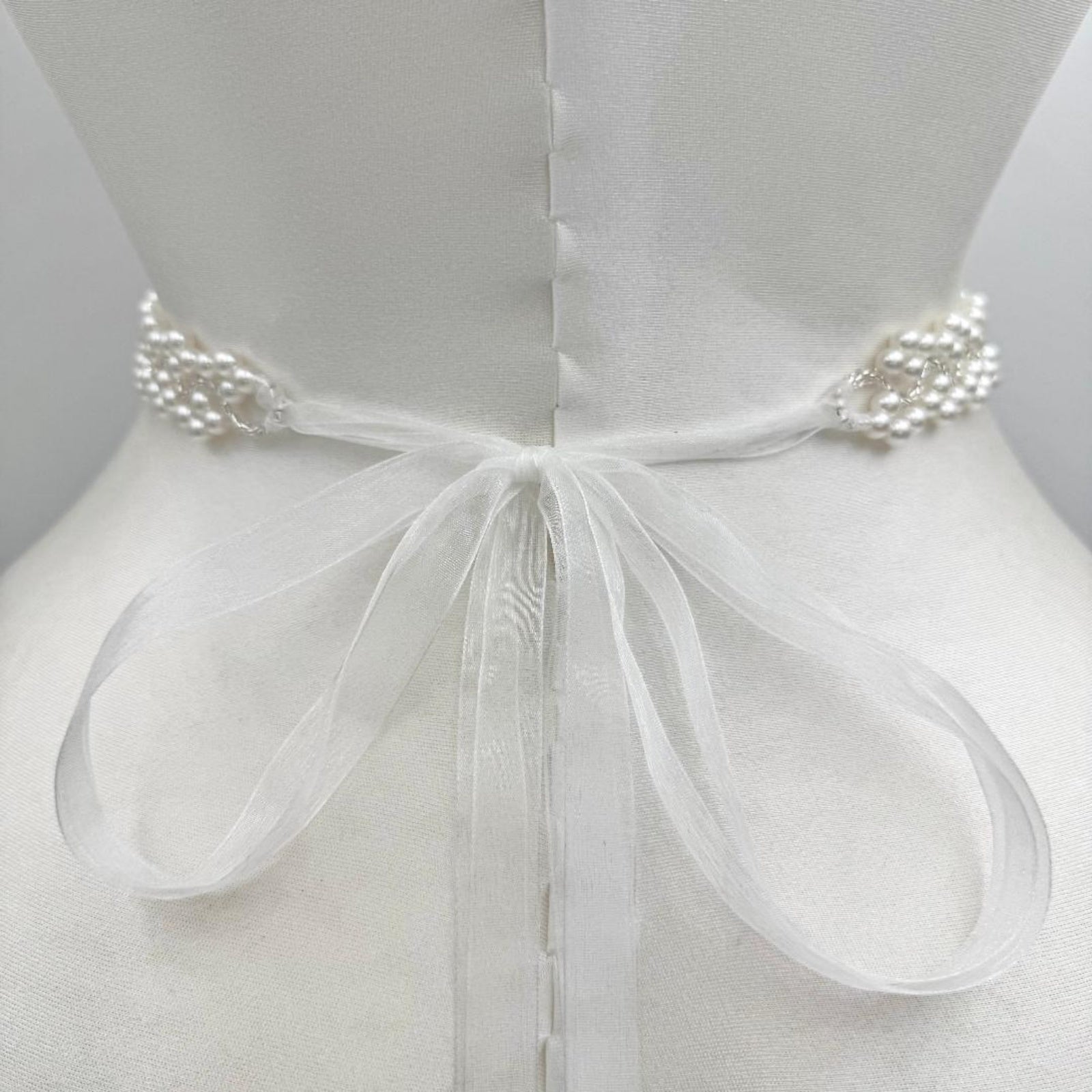 BS147 ivory pearl belt