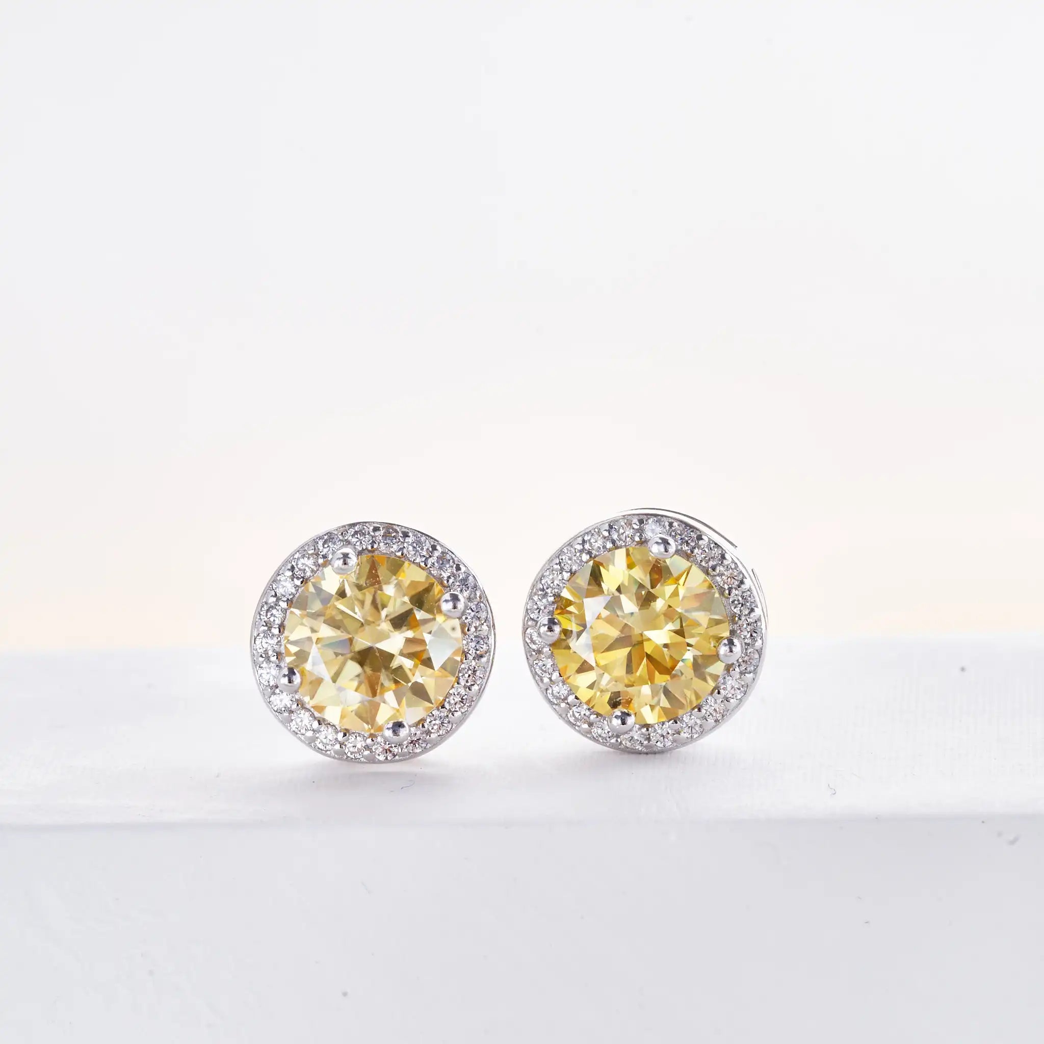 925 Sterling Silver 1ct Moissanite Round Stud Earrings Bridal Wedding Gift