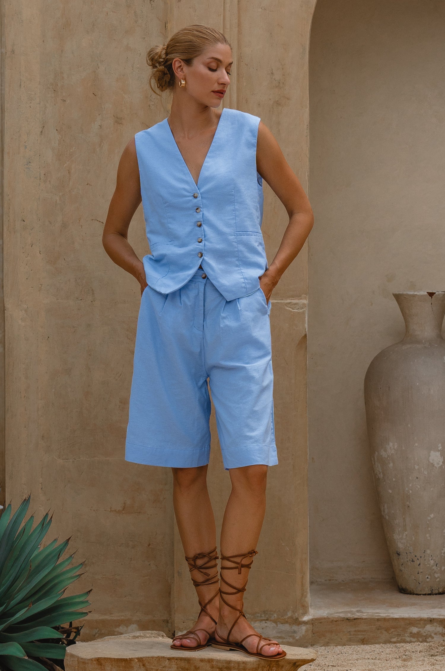 Faro Bermuda Linen Shorts by Bali Lane
