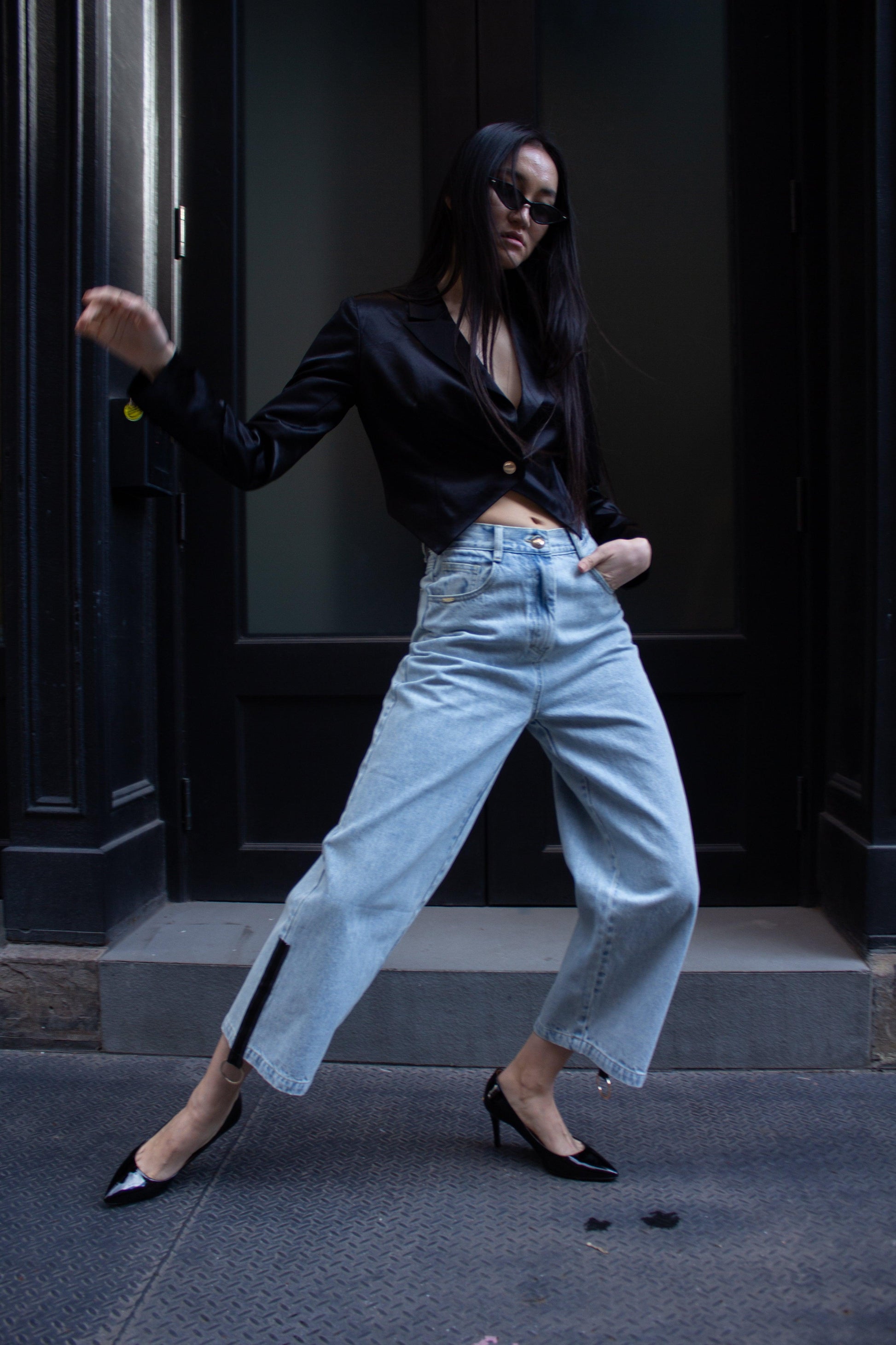 Le Réussi® Fashion - Demi Straight Cut Jeans cool-to-the-touch luxurious feel and live-in comfort