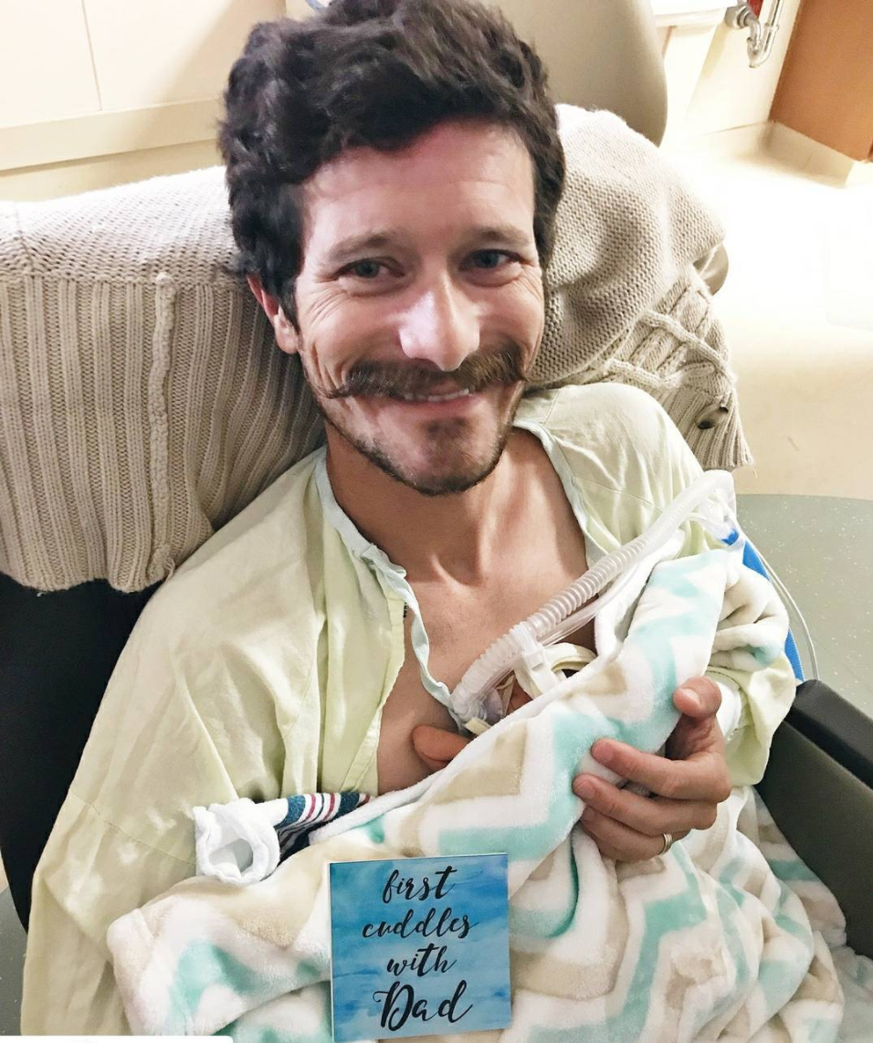 Kangaroo Care skin on skin contact in the neonatal unit with Three Little Tots NICU Milestone Cards. Makes a great gift for new preemie parents