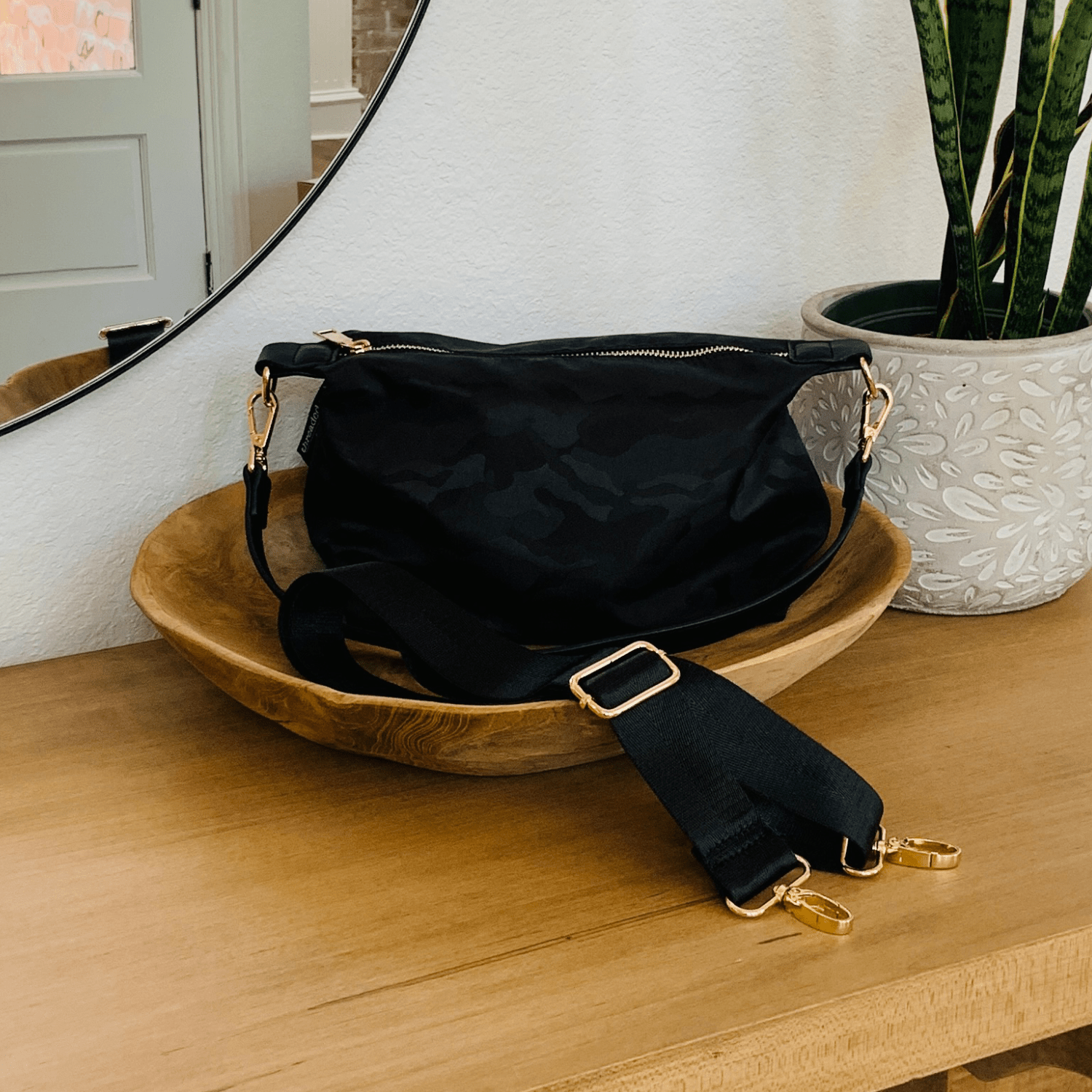 Everly Crossbody - Threaded Pear