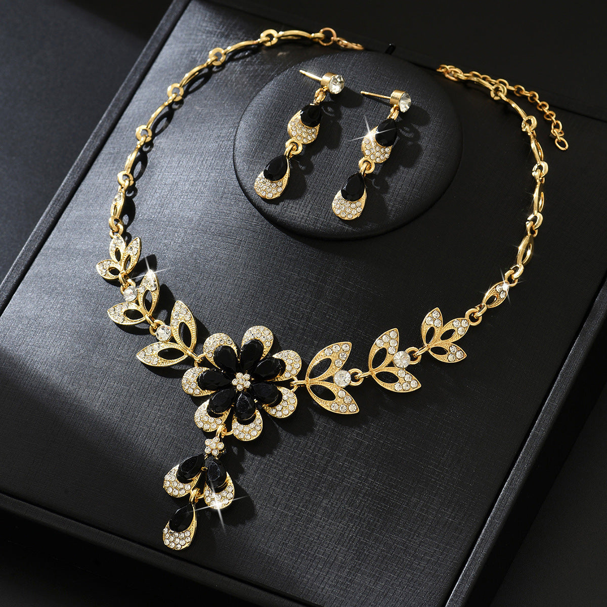 2026 Hot Sale Diamond Water Drop Flower Tassel Necklace Earrings Elegant Refined Clavicle Chain Light Luxury High-grade Suit