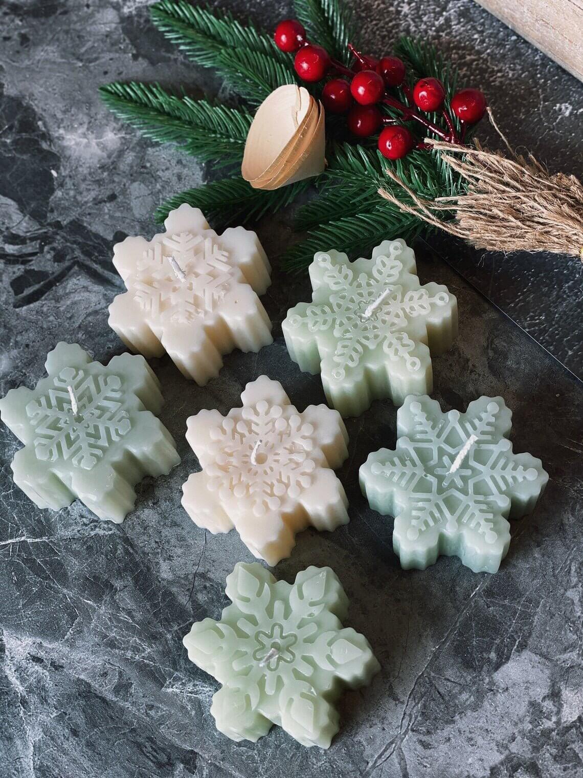 Snowflakes Handmade Candle - Festive Soy Wax Christmas Candle for Holiday Cheer